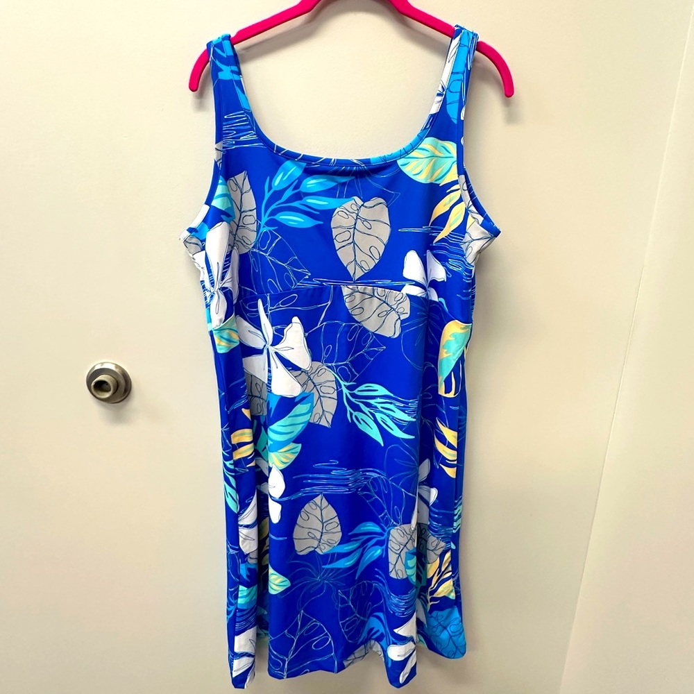 Columbia dress, size XL, excellent used condition.